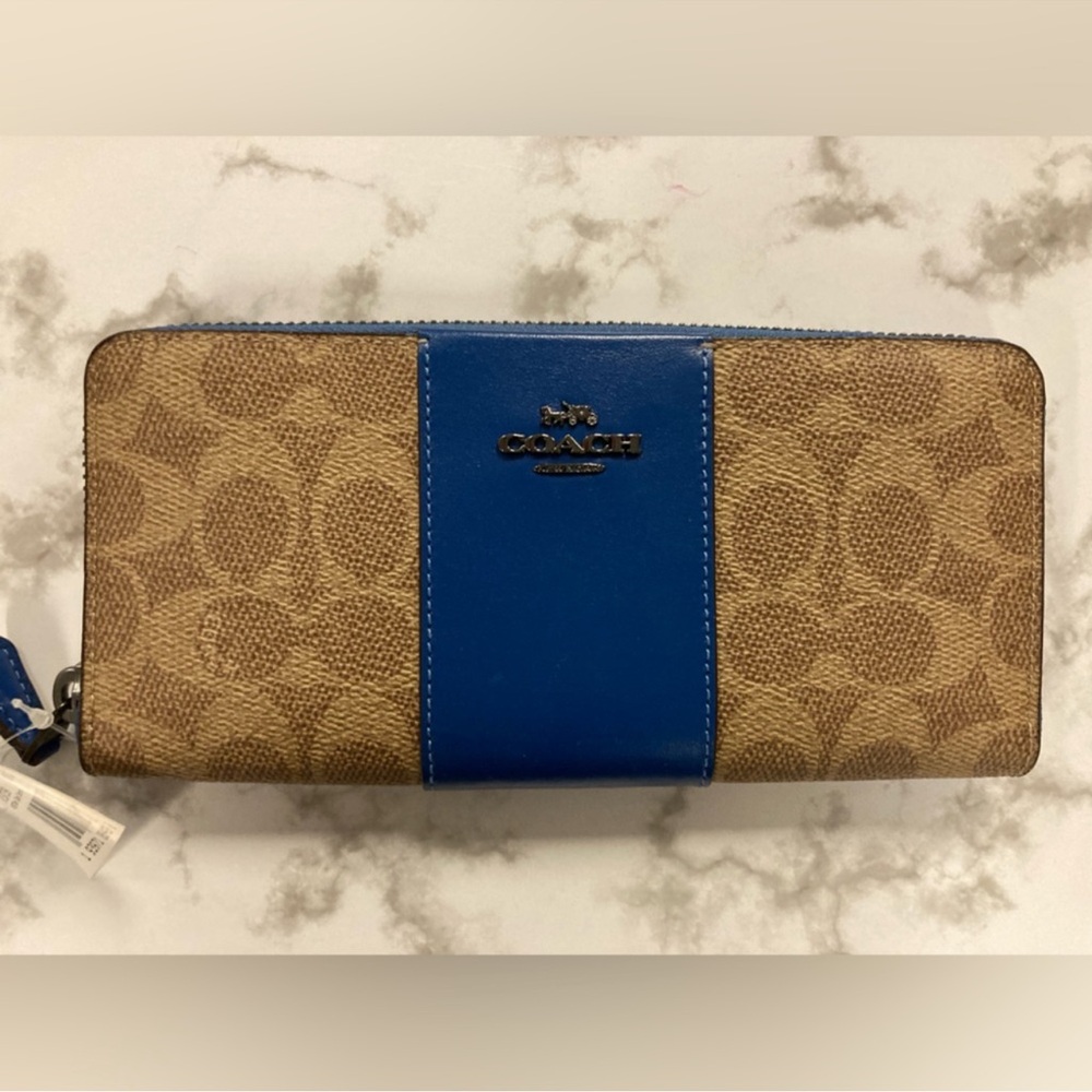 ***$50***NWT Coach Signature Canvas Slim accordion zip wallet Tan and Dark Denim